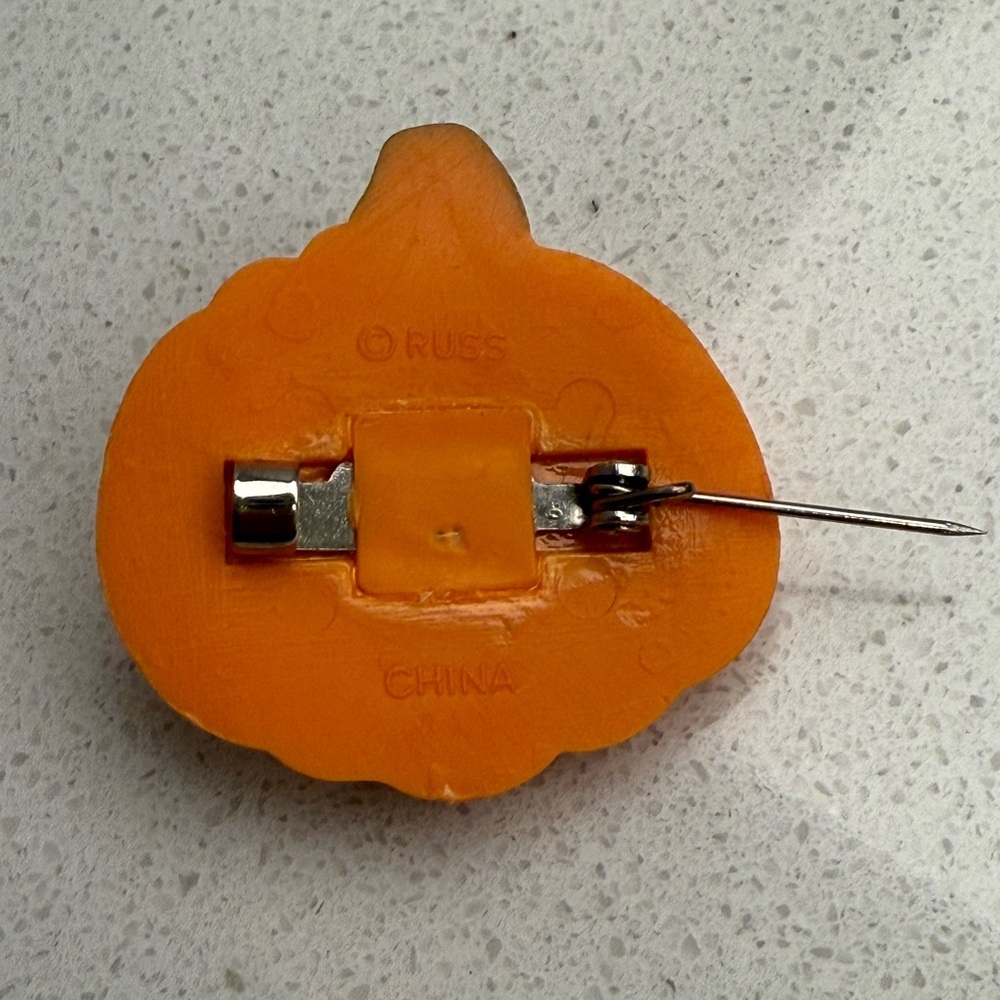 Vintage Jack O' Lantern Brooch Pin Pumpkin Silly Face 1980s Russ Halloween - Picture 5 of 7
